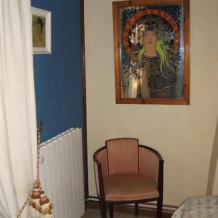Chambres D'hotes La Maison Bleue モンバジャック