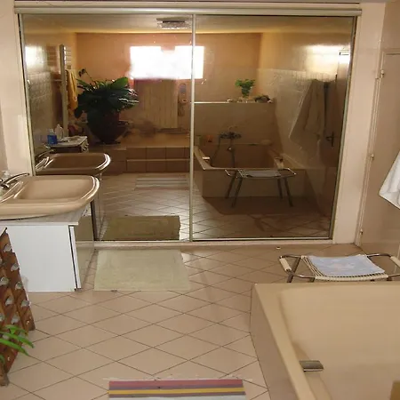 ベッド・アンド・ブレックファスト Chambres D'hotes La Maison Bleue