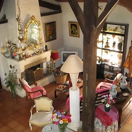 ベッド・アンド・ブレックファスト Chambres D'hotes La Maison Bleue モンバジャック