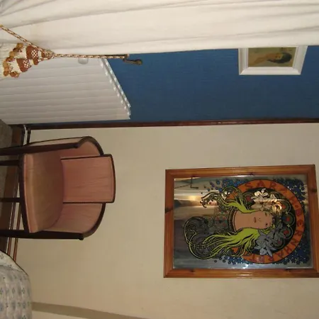 Chambres D'hotes La Maison Bleue * モンバジャック